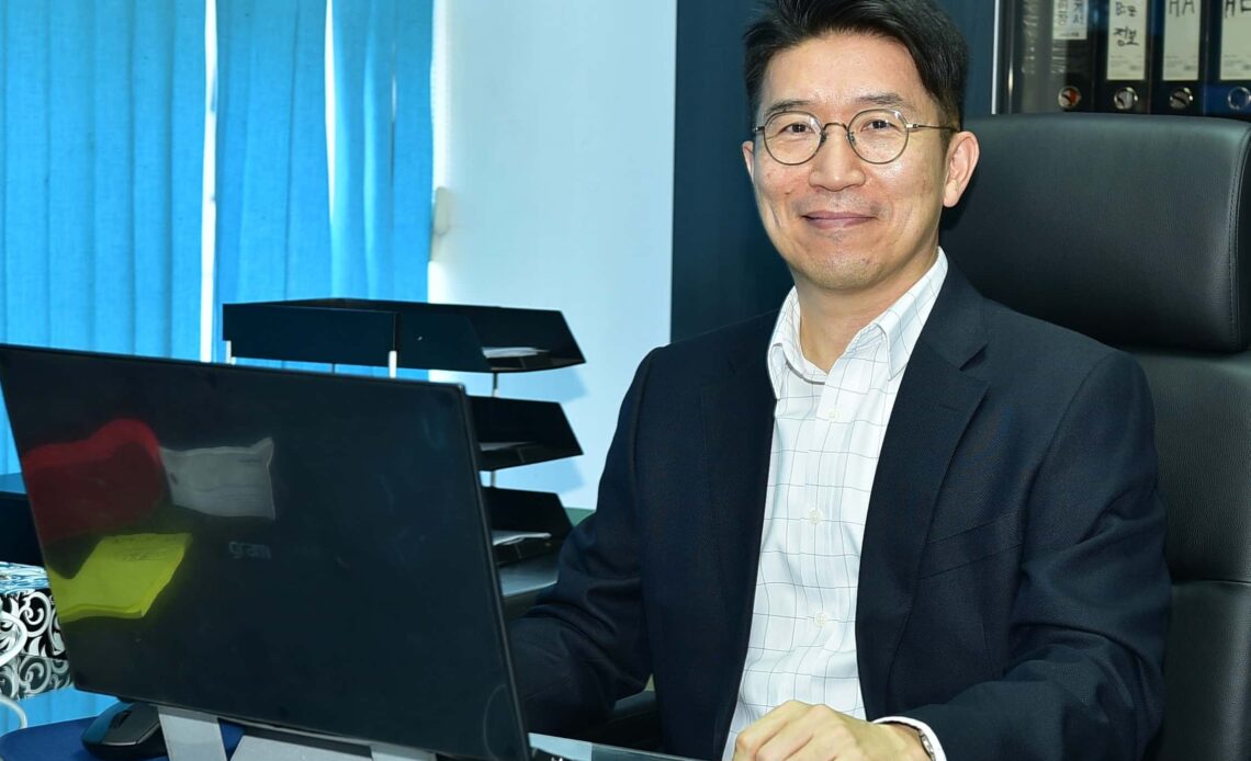 Dong Won Lee - LG EA Managing Director-min